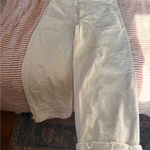 GAP Women's Cropped Cream Jeans